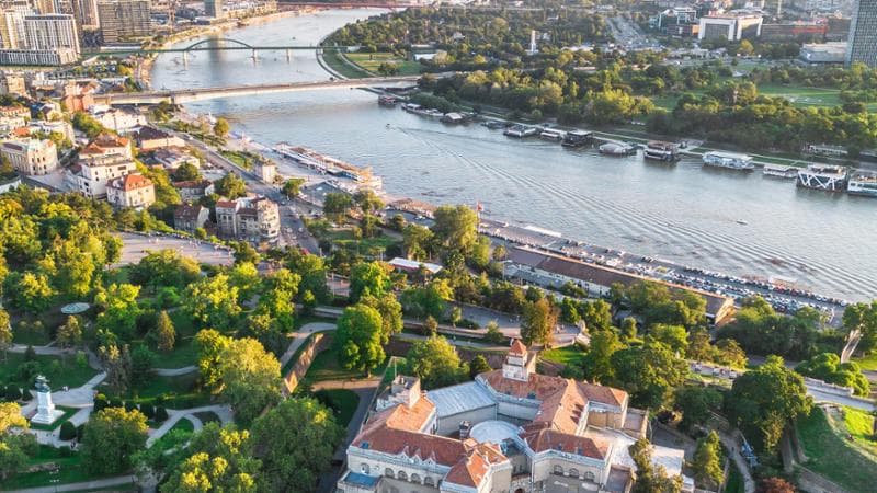 Belgrado, il dopo Vucic: l’assedio dei ragazzi alle ville del regime