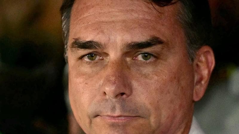 Il passaporto italiano di Flavio Bolsonaro: il trisnonno veneto e quei dubbi dentro Montecitorio
