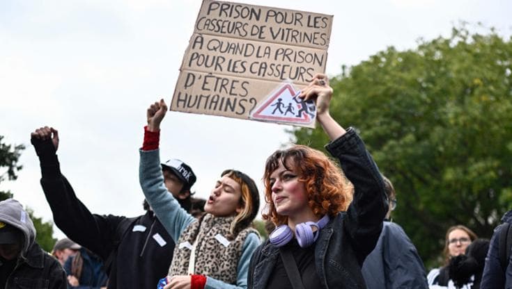 Paris, 22 October: students take to the streets for the right to education