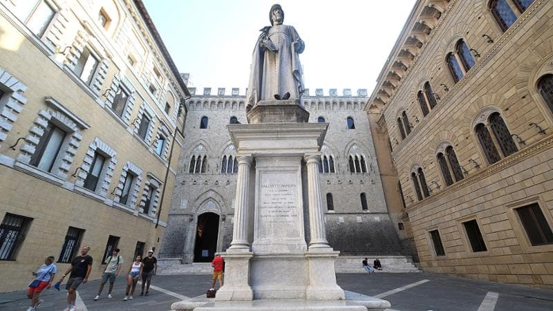 Mps al voto sul piano Lovaglio. Intesa a un passo dal successo