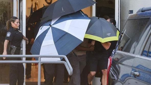 Dal depistaggio al giallo dell’aereo, ecco come è fuggito | Video