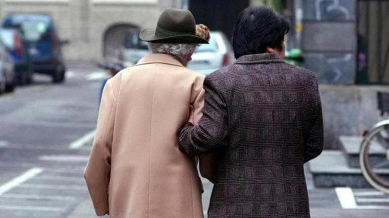 Decreto flussi, il fallimento delle quote badanti: tutte donne ma le domande riguardano solo uomini