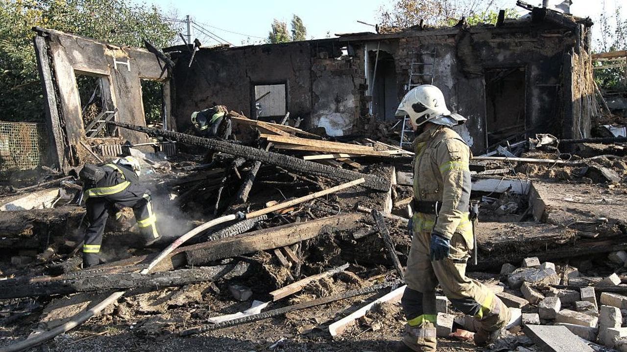 La diretta Bombe russe su un treno a Dnipro, almeno 13 morti. Il Cremlino: “No ai guerrafondai Ue ai negoziati”