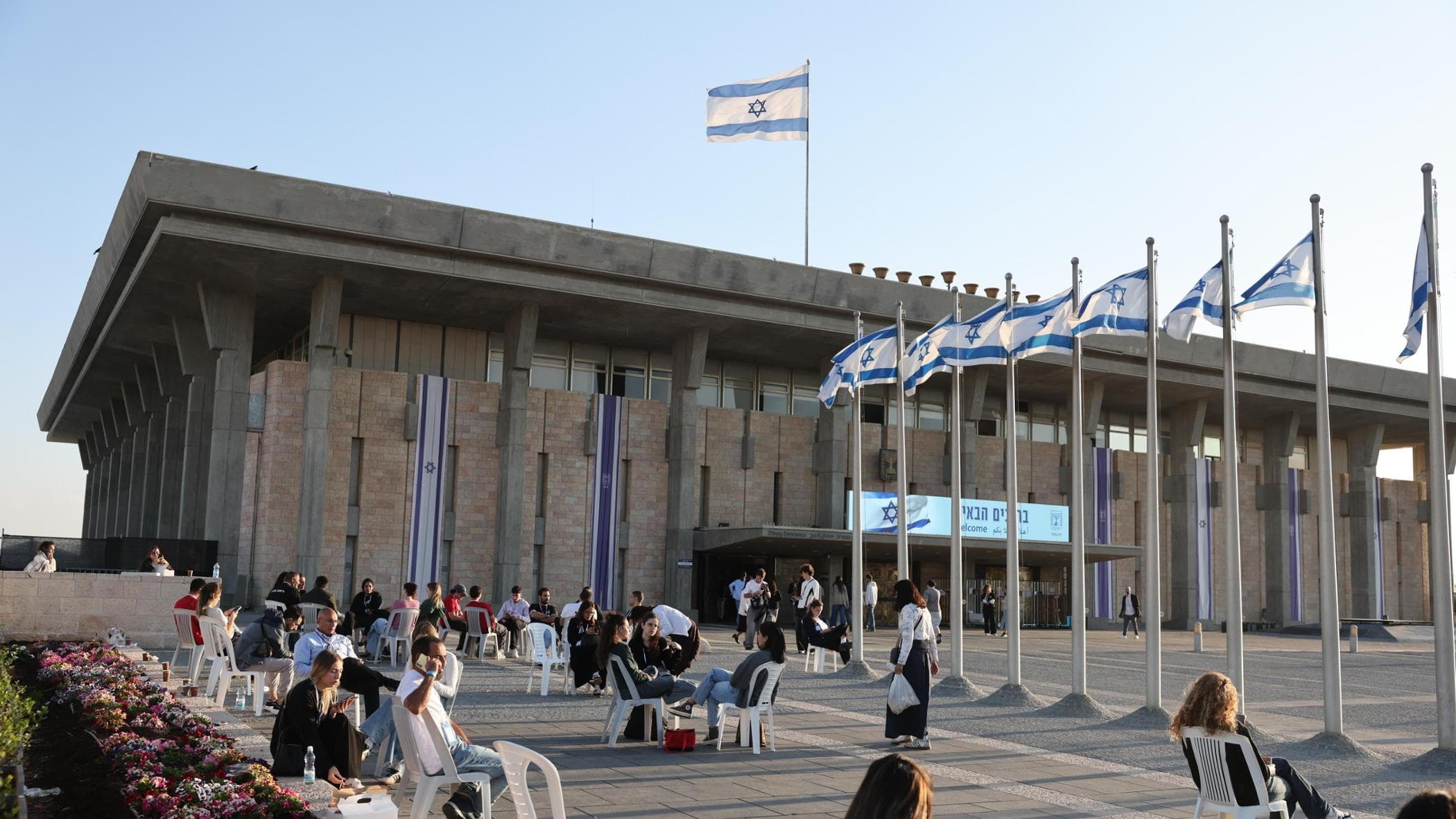 israele soldi del qatar per aumentare affluenza arabi commissione elettorale chiede un8217inchiesta da Repubblica.it israele soldi del qatar per aumentare affluenza arabi commissione elettorale chiede un8217inchiesta