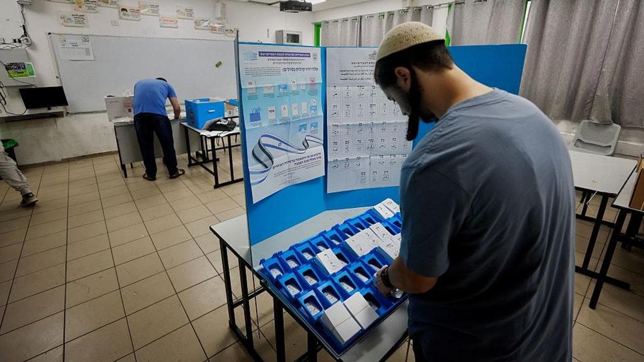 “Soldi del Qatar per aumentare l'affluenza degli arabi”: commissione elettorale chiede un’inchiesta in Israele | La diretta Herzog: “Non infangateli”