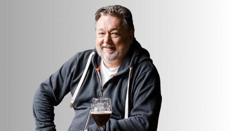 Pete Brown, il “signore” dei pub: noi inglesi rigidi e diffidenti, ma al bancone cadono le barriere