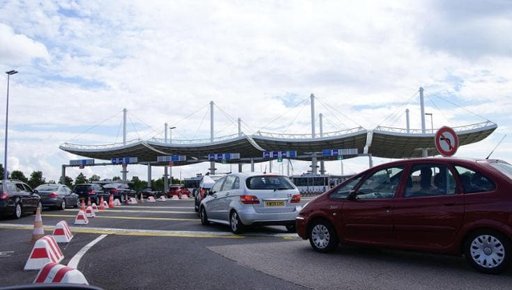 Calais, border checks on exit from France and the Schengen Area, before the Eurotunnel Terminal. Author: Chris Sampson. Source: https://www.flickr.com/photos/lodekka/4912950606/