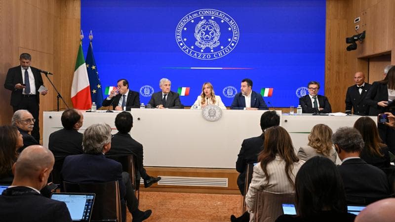 Roma, 28 ottobre: Maurizio Leo, Antonio Tajani, Giorgia Meloni, Matteo Salvini e Giancarlo Giorgetti in conferenza stampa sulla manovra
