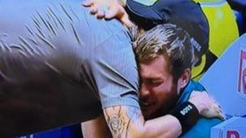 Berrettini a Cobolli in lacrime: “Ora vedi tutto nero, aspetta”. E lui prova a rassicurare i tifosi