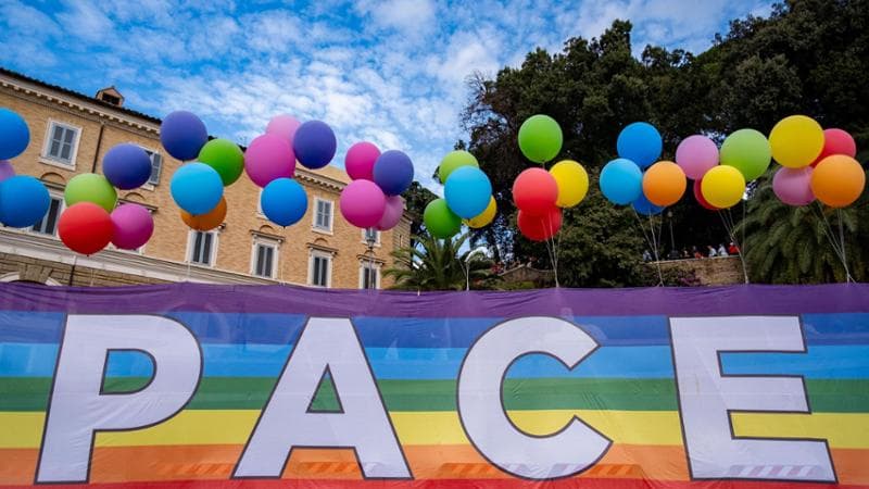 “A scuola si studi la pace, non solo la guerra”: l’Umbria chiede al governo di cambiare i programmi