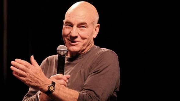 Patrick Stewart, il cordoglio dei colleghi. Hugh Jackman: “Mi mancherai tutti i giorni”
