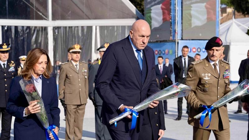 Crosetto: “In Bosnia per rendere omaggio alle vittime, sento il peso di questa tragedia”