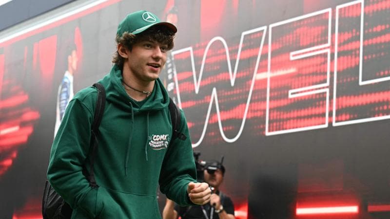 L'arrivo di Antonelli nel paddock
