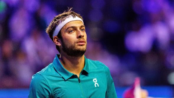 Cobolli, piccolo risentimento muscolare: “Vado a Parigi” | Berrettini fuori nei quarti a Vienna