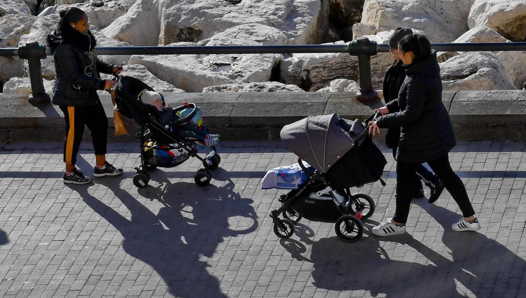 bonus mamme assegno da 100 euro nel 2027 chi guadagna 480 euro e chi rischia di perderne 3mila da Repubblica.it bonus mamme assegno da 100 euro nel 2027 chi guadagna 480 euro e chi rischia di perderne 3mila