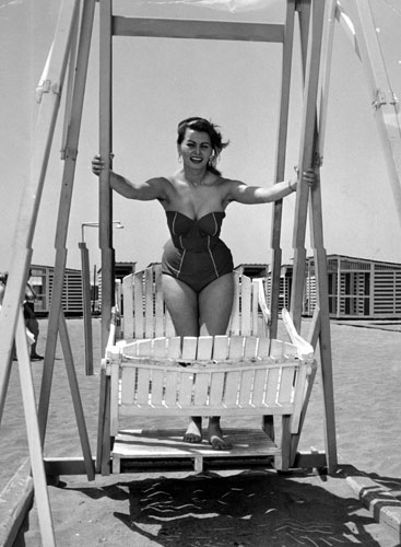 Donne In Bikini Sulle Spiagge Foto