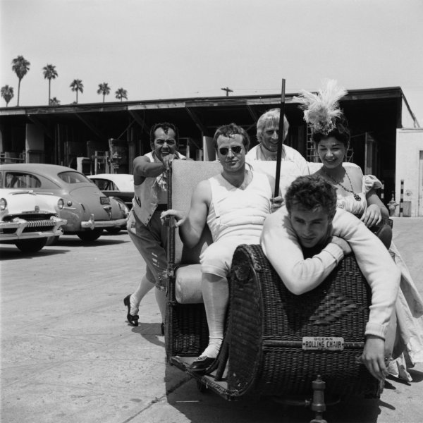 James Dean nasceva 90 anni fa e oggi vestiamo ancora come lui - la  Repubblica