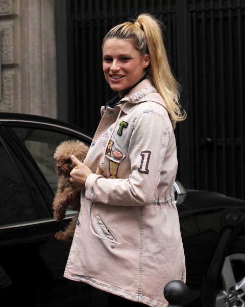 la-coda-di-cavallo-la-pettinatura-da-ragazzina-piace-alle-star-la