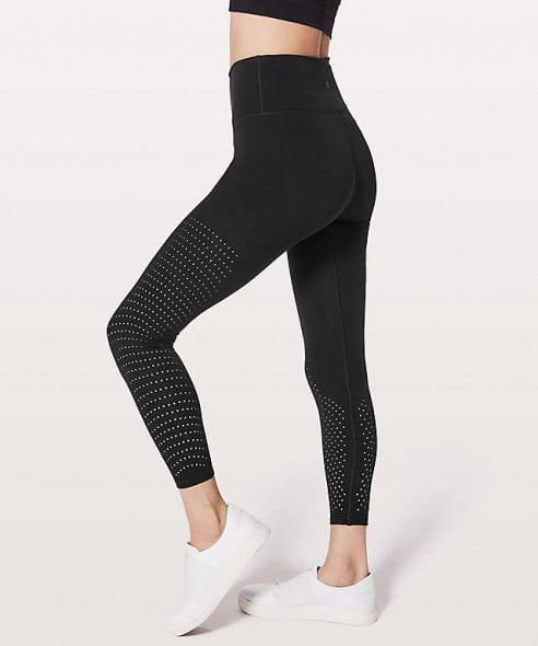 Tendenza Lululemon: i pantaloni da yoga che tolgono una taglia - la  Repubblica