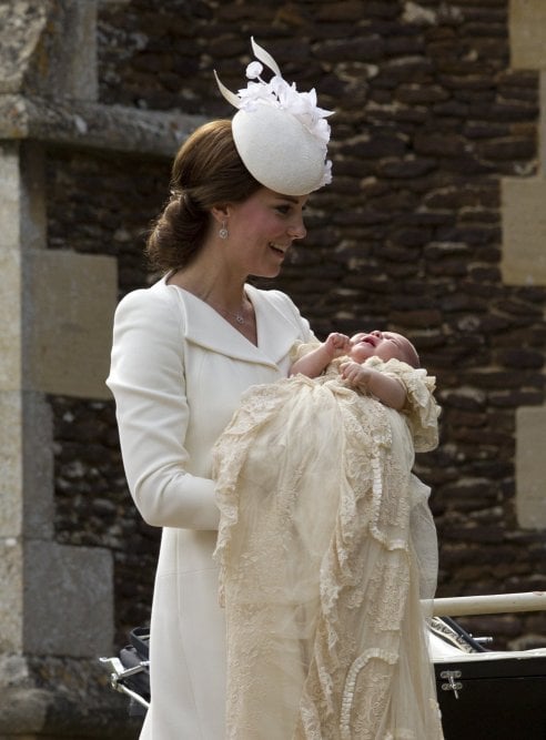 Il principe Louis indosserà la veste battesimale della famiglia reale:  tutte le foto dei royal babies prima di lui - la Repubblica