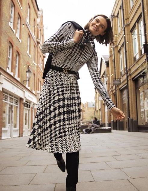 H\u0026M x Richard Allan: la capsule collection ispirata alla Swinging London  debutta il 22 agosto - la Repubblica