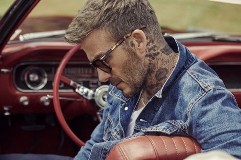 David Beckham mette la firma su una collezione di occhiali - la Repubblica