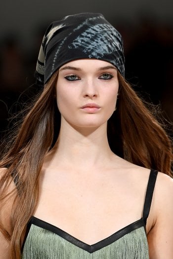 Alla sfilata Christian Dior, l'eyeliner è sempre più protagonista - la  Repubblica