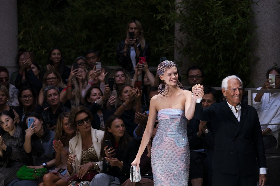 Giorgio Armani definisce il nuovo calendario delle sfilate uomo, donna e  alta moda - la Repubblica