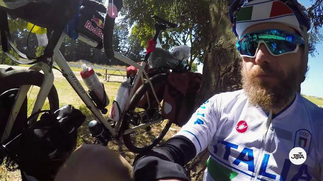 Il trailer dell'avventura in bici di Jovanotti in Nuova Zelanda - La Stampa