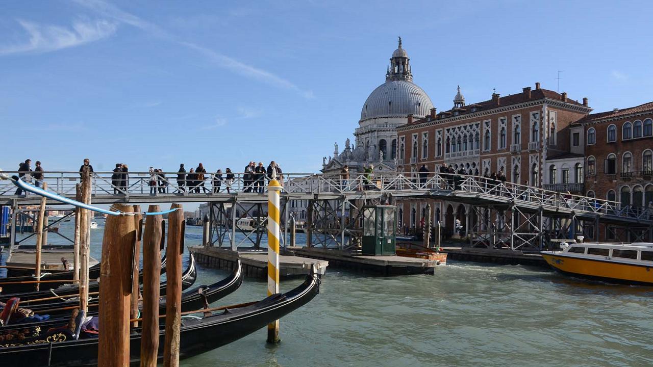 Madonna della Salute: l'apertura del ponte votivo - La Nuova Venezia