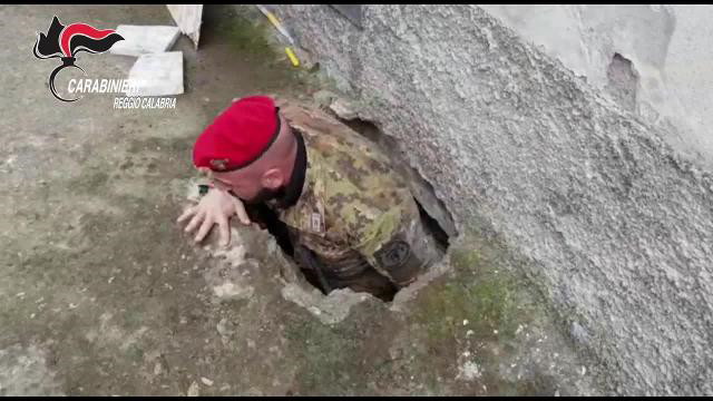 La Retata Dei Cacciatori Di Calabria Scoperti Tre Bunker Preso 