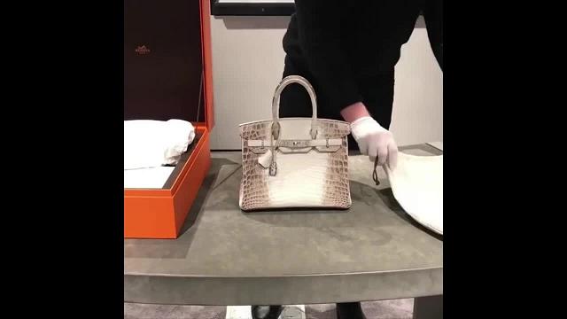 La borsa più costosa al mondo è ancora una Birkin: battuta da Christie's  per 185mila euro - la Repubblica
