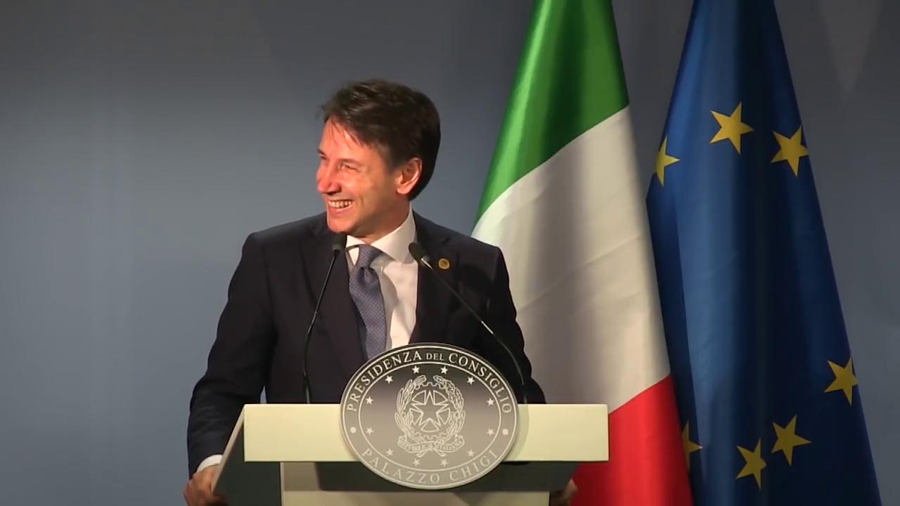 Conte Alla Giornalista Bbc Italia Prepotente A Little Bit Il 