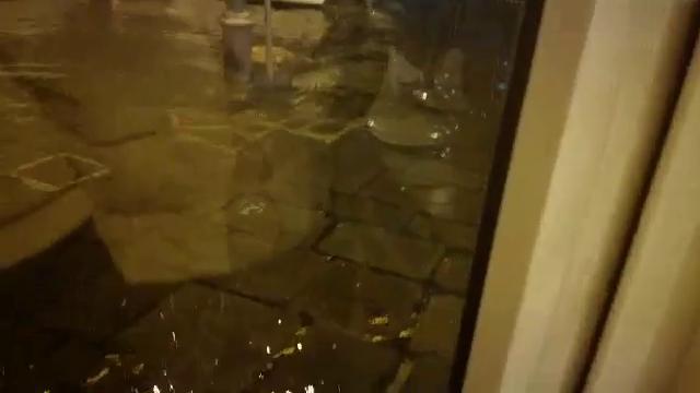 Ischia, la riva destra come Venezia: l'acqua entra nei ristoranti
