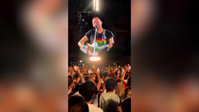 Magia Coldplay, bis al Maradona tra alieni e pianeti rotanti - la ...