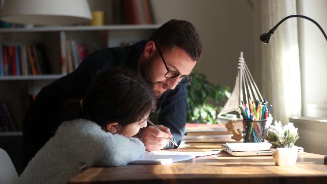Compiti, feste e relax: consigli per un impegno senza stress