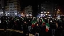 Teste rasate, torce e 'camerati silenzio'. Varese celebra le foibe con ...