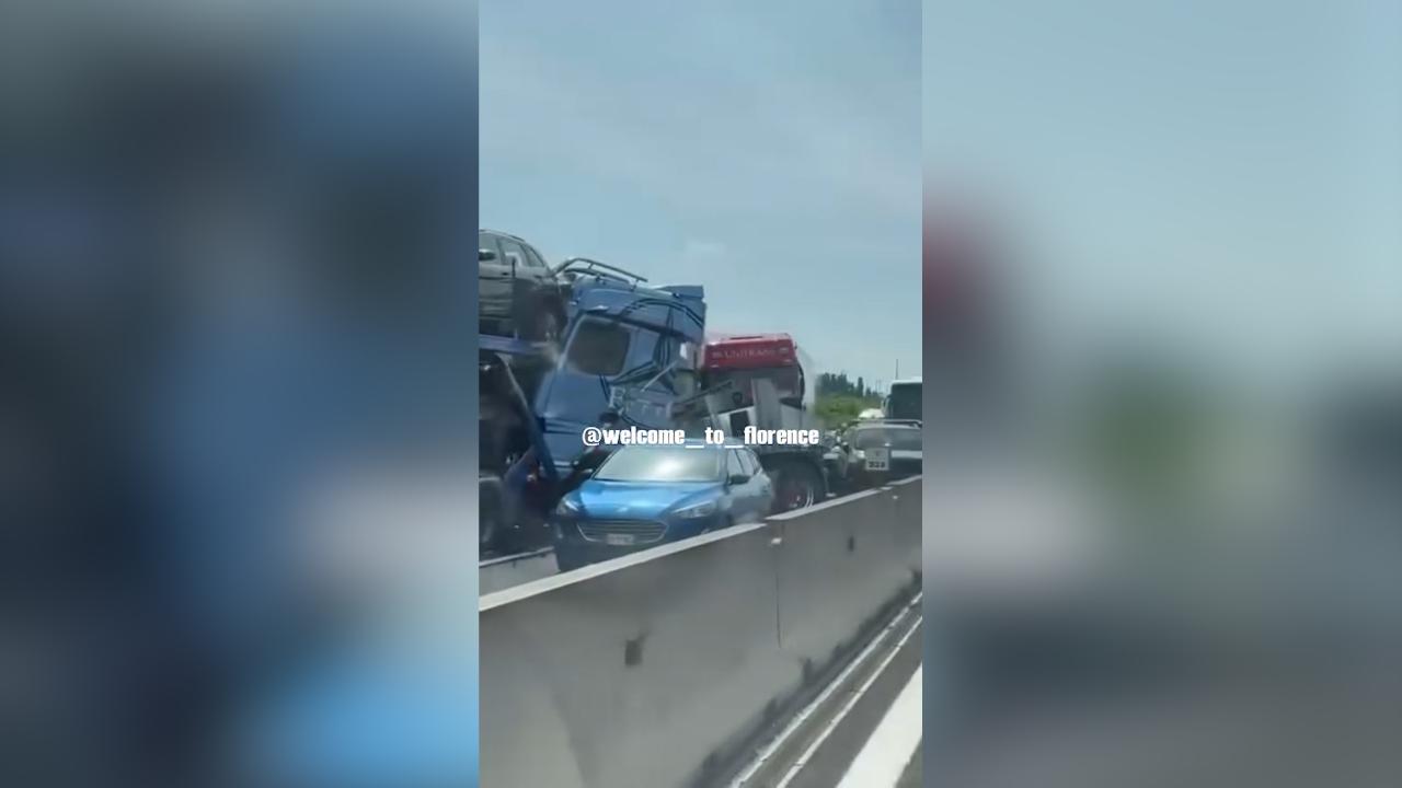 A1, maxi tamponamento in Toscana. Coinvolti quattro camion e tre auto ...