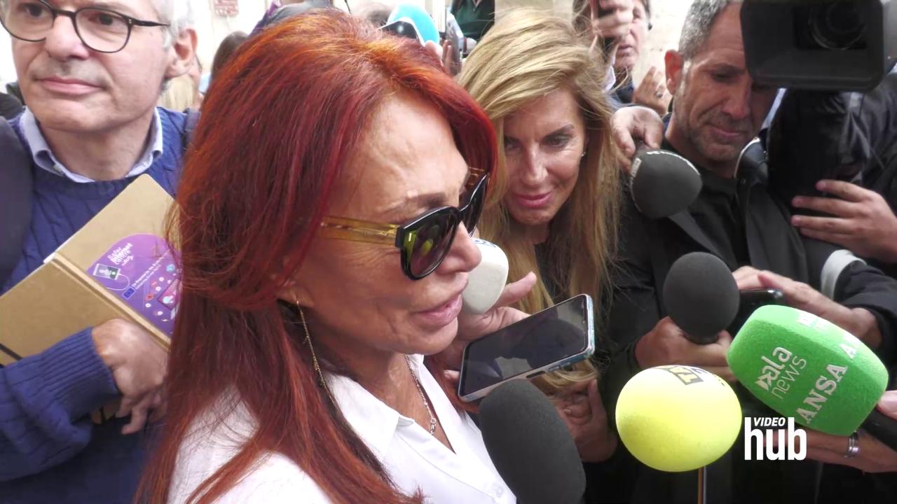 Funerali Luca Giurato, la moglie Daniela Vergara: "Un esempio di vita