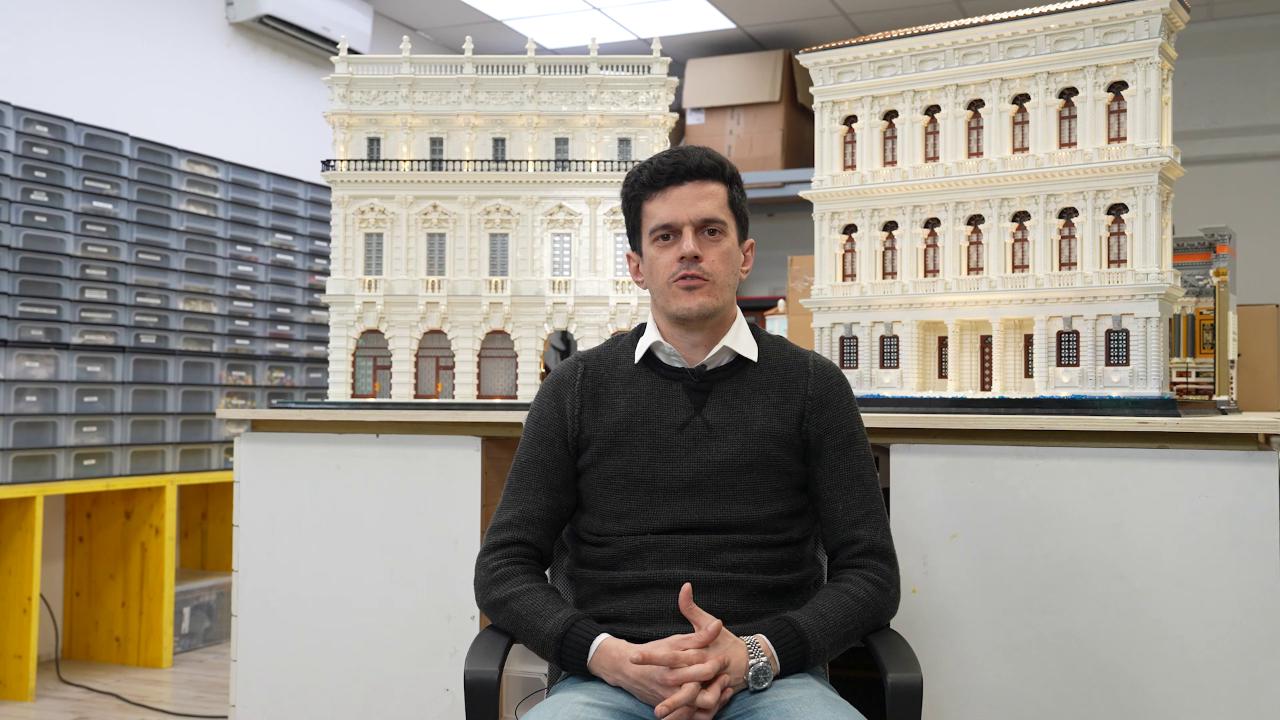 Nello studio di un Lego Artist: 