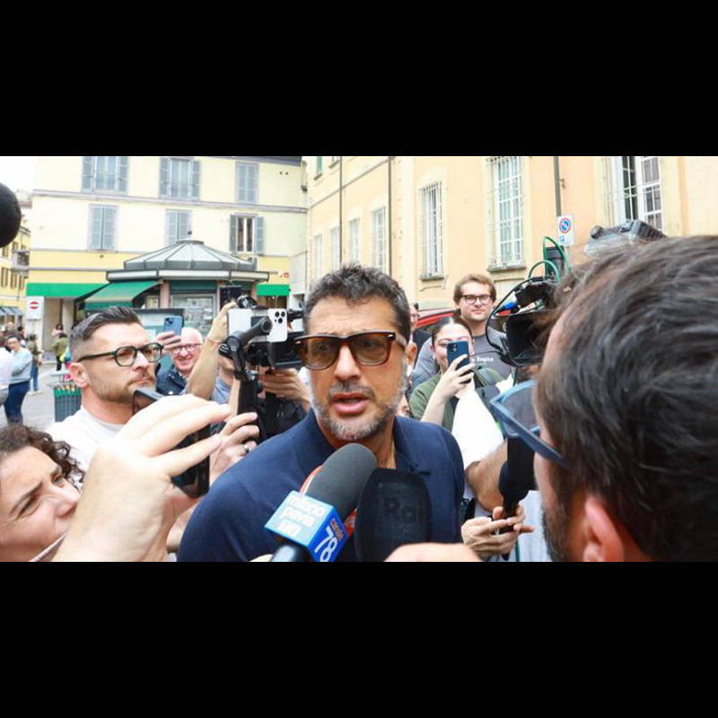 😱 “Fabrizio Corona Svela il Patto Segreto da 850.000€: Il Caso Garlasco È Tutta una Messa in Scena?”
