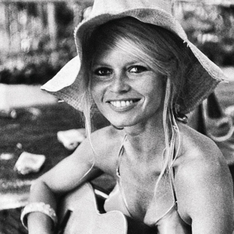 Brigitte Bardot, 91 anni da antidiva: un libro mostra il suo lato