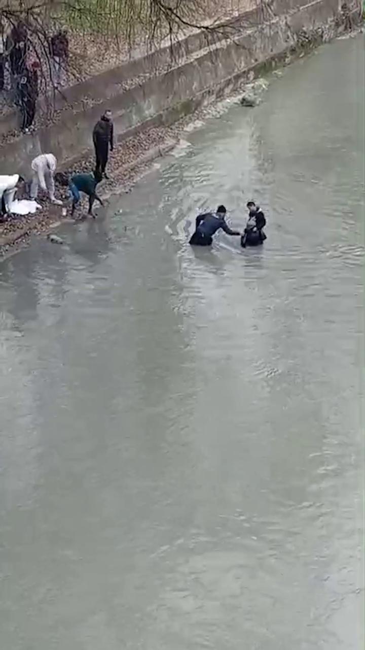 Torino, si tuffa nel fiume Dora e salva all'ultimo istante un uomo che ...